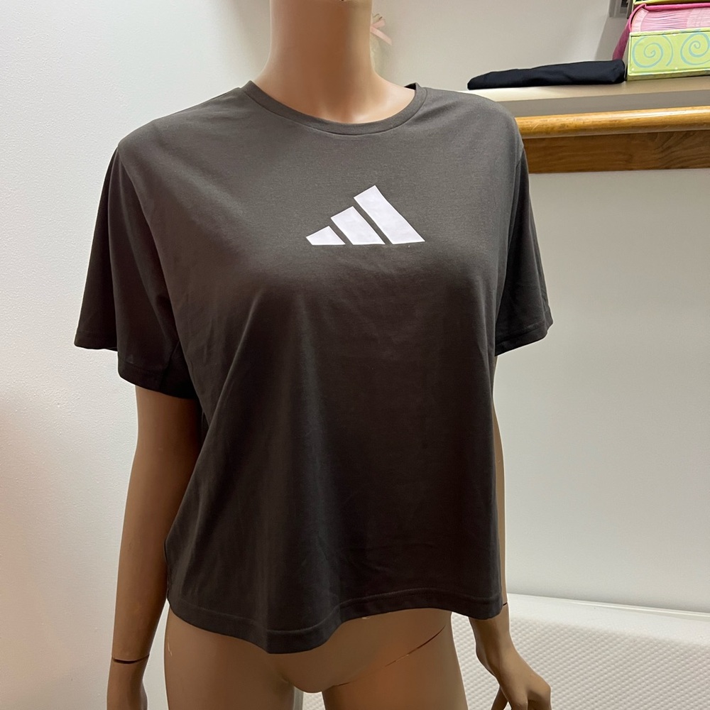 Adidas top